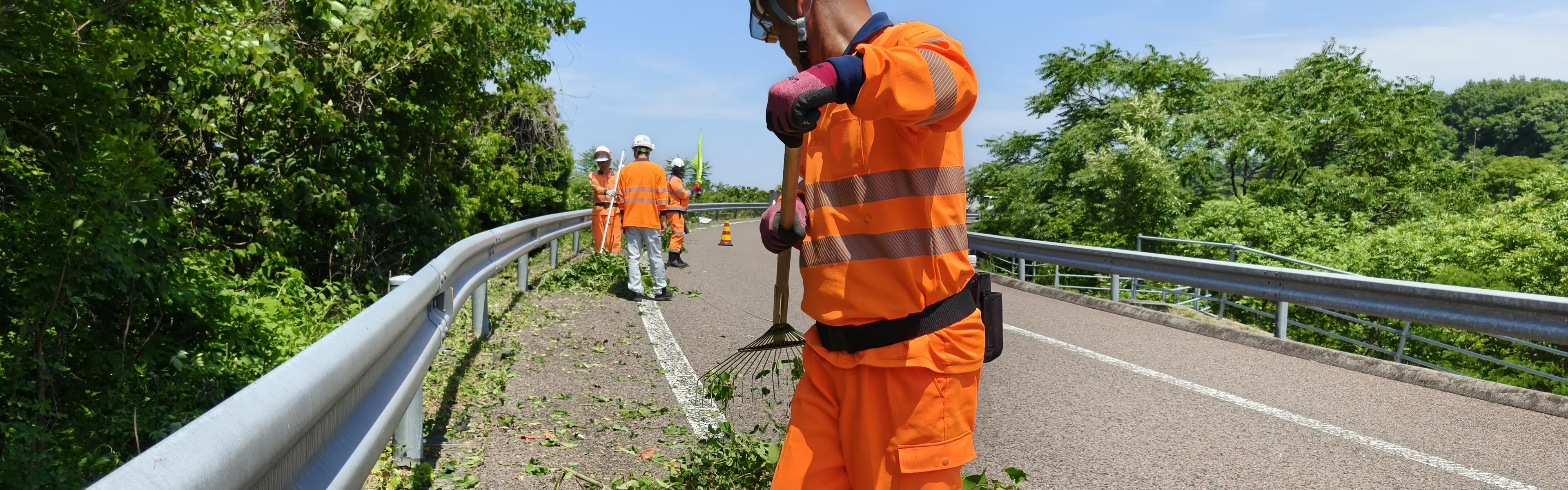 高速道路の維持・修繕作業