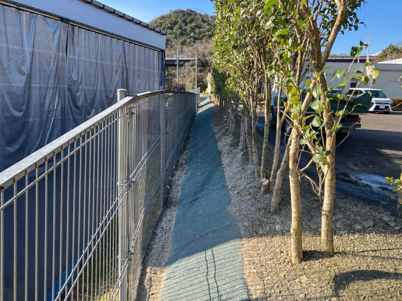 東海環状自動車道　防草対策